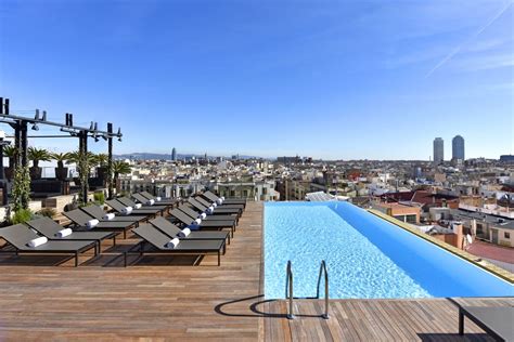 Le Rooftop Du Grand Hotel Central à Barcelone Barcelona Hotels Visit