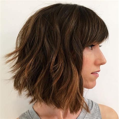 Choppy bangs are often paired with pixie cuts, but they also look great with other styles, including bobs. 55 nuovi tagli all'altezza delle spalle ideali per ...