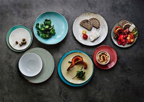 Ensemble d assiettes en porcelaine de couleur élégante et moderne
