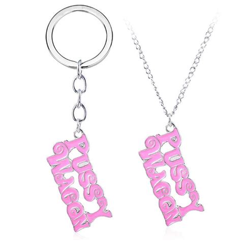 Action Movie Kill Bill Pussy Wagon Logo Alloy Pendant Necklace Chain Key Chains Keychain