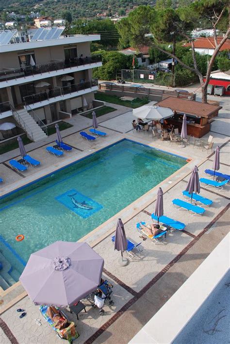 The apartments are just a few steps (20 meters)from the long 'blue flag' beach in sarti and close to shopping and restaurants. ApartHotel Sarti Inn , Sarti - Amos Travel