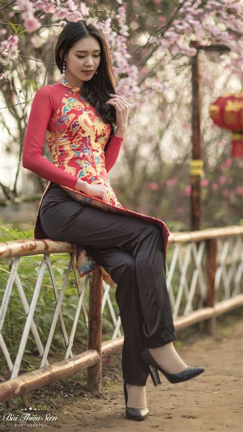 Vietnamese long dress | Vietnamese clothing, Vietnamese long dress, Oriental fashion