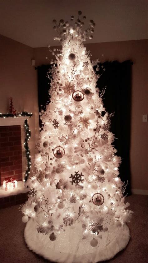 60 Excellent White Christmas Tree Ideas That Defines Elegance