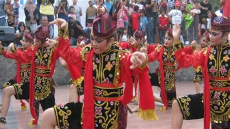 30 Tarian Adat Tradisional Daerah Jawa Timur Gambar Dan Penjelasannya