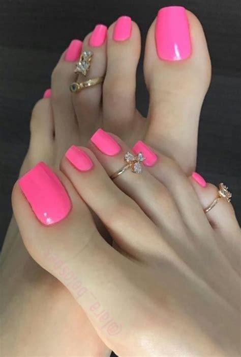 Pin By Linda On Sexxyy Feet Pink Toe Nails Toe Nails Long Toenails
