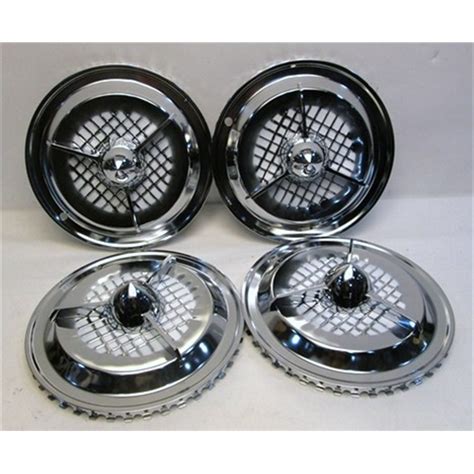 Garage Sale Deluxe Tri Bar Spinner Style 15 Inch Wheel Covers Set4