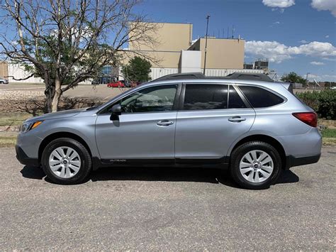 But subarus have never been about looks. 2017 Subaru Outback 2.5i Premium | ClearShift