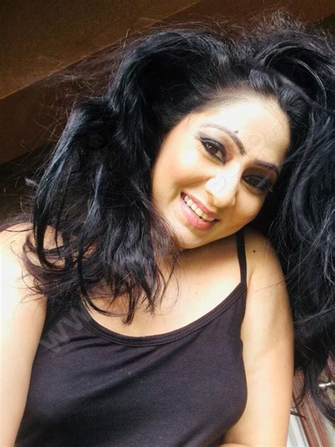 Actress Udayanthi Kulathunga Latest Photos On Photo Gallery Hiru