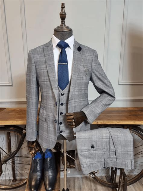 The Top 5 Best Mens Suits For 2023 Wedding Journal