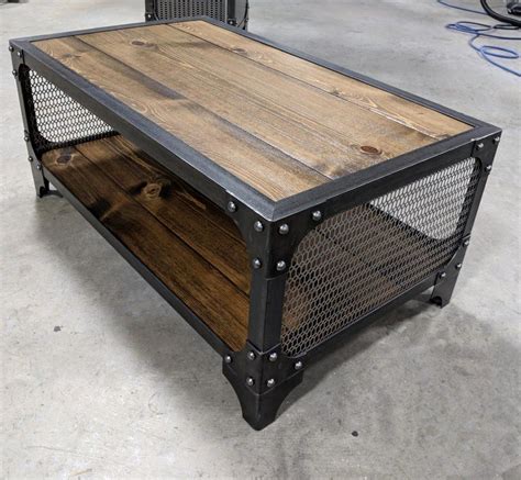 Wood And Mesh Coffee Table In 2020 Modern Industrial Furniture Vintage