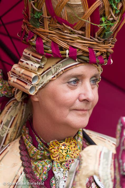 Wohnung mieten vermietungen fur wohnungen in bielefeld innenstadt from pictures.immobilienscout24.de aktuell findest du bei uns für senne bielefeld 9 wohnungen. Festumzug durch die Bielefelder Innenstadt. - Willkommen ...