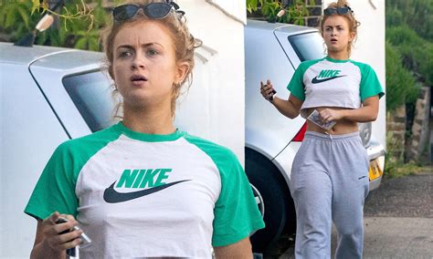 Secret Sessions Maisie 24 Strictly S Hrvy Says He Loves Maisie Smith