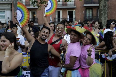 Orgullo Gay Madrid Preg N Cabalgata Programa Y Conciertos C Mo