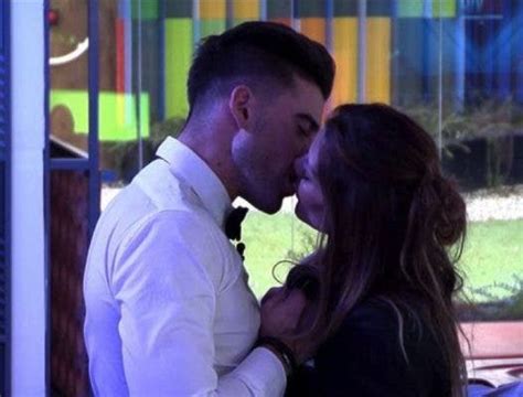 Gran Hermano Vip Con San Valentín Llegó El Primer Beso De Amor Entre