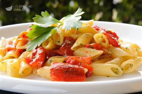 Ricetta - Pasta con peperoni al forno - Le ricette dello ...