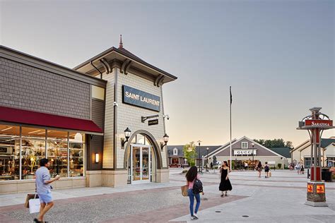 Woodbury Common Premium Outlets 498 Red Apple Ct Central Valley Ny