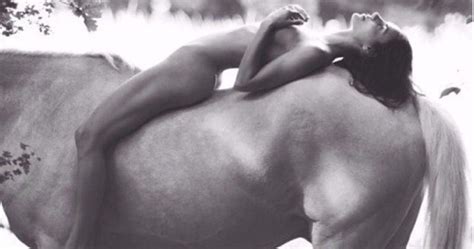 Kendall Jenner Shares Nude Photo Of Model Elisa Meliani FOC