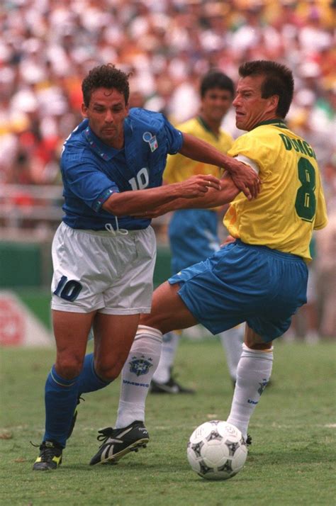 !predefinições das seleções da copa do mundo fifa de 1998. Roberto Baggio (Italy, 1988-2004, 56 caps, 27 goals) and ...