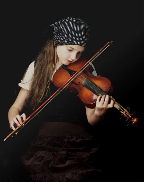 Little Girl Playing The Violin Violin Violin Photography Musician