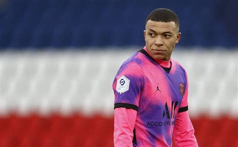 Tuesday's game represents the 12th meeting between barcelona and psg, and the catalans boast five victories compared to psg's three, with the other ties ending with. Barcelona Vs PSG: Kylian Mbappe jadi Tumpuan Pochettino ...