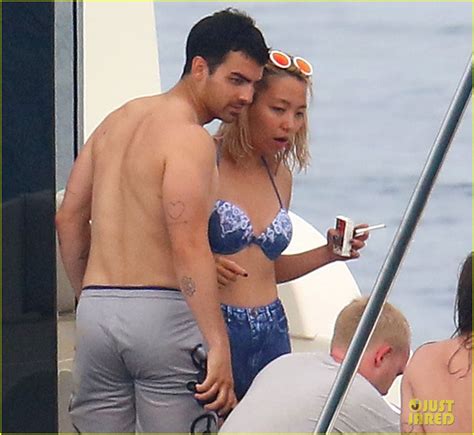 Joe Jonas Rocks A Serious Farmer S Tan On Cannes Yacht Photo