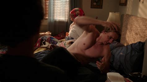 Auscaps Dax Shepard Shirtless In Parenthood All Aboard Who S