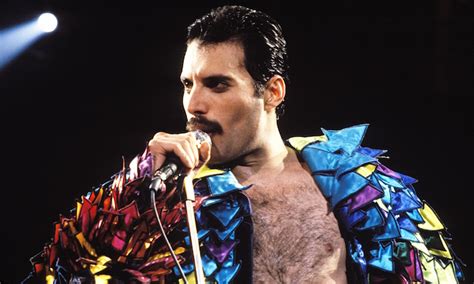 31 Anni Fa Laddio A Freddie Mercury Il Leggendario Cantante Dei Queen