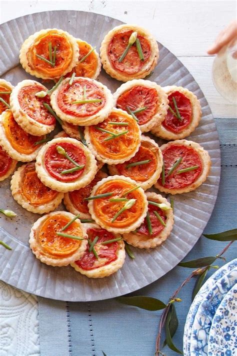 When you feel the warm, dry weather with a nip in the air, you know it is time to plan a picnic with friends and family. 1001 + Ideen für schnelle und leckere Picknick Snacks ...