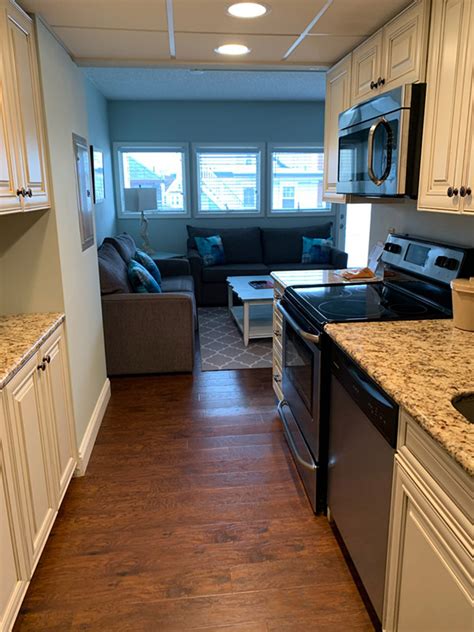 Find the best 2 bedroom apartments for rent in boston, ma using the largest, most comprehensive rental database in the state. Biscayne Suites - 2 Bedroom Suite