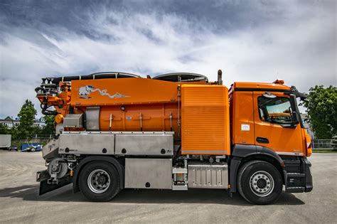 Czy firma wodociągi kieleckie sp. W Wodociągach Kieleckich zatrudniono…"słonia" - Wodociągi ...