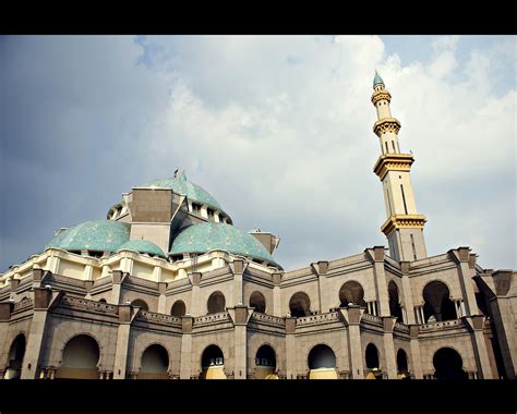Masjid wilayah persekutuan travelers' reviews, business hours, introduction, open hours. 182 Wilayah Persekutuan Mosque, Kuala Lumpur, Malaysia ...