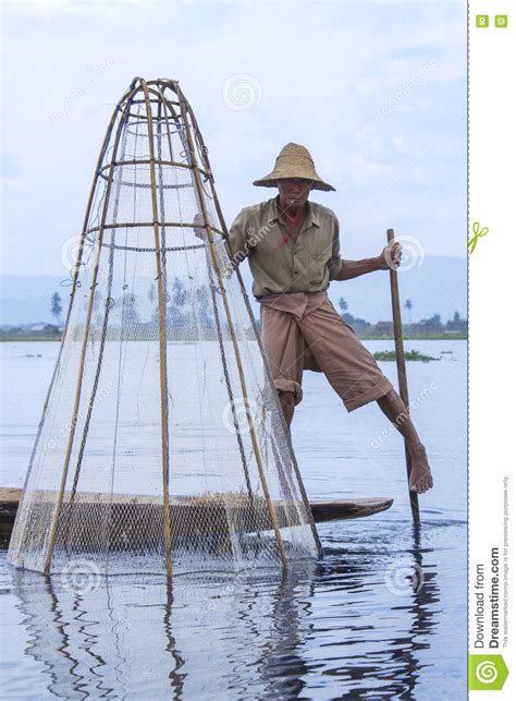 Leg Rowing Fisherman Inle Lake Myanmar Editorial Stock Image