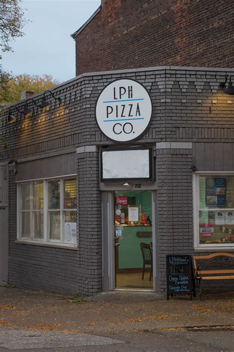 Lower Price Hill Pizza Companys Za Is Outta This World Cincinnati