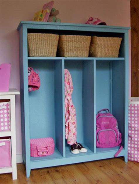 .shoelace, locker room, together, kids, lovely, soccer, bench, sports, athlete, excited, sneakers, pleasure, recreation, relaxing, active, equipment preparing to lesson. 10 Ideas To Use Lockers As Kids Room Storage | Kidsomania