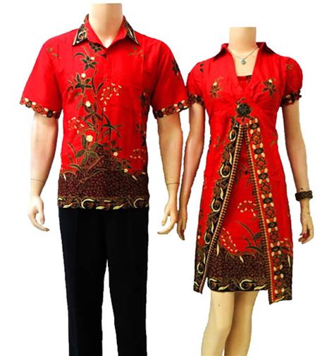Aneka desain model batik wanita sendiri jika dilihat dari tampilan sama dengan desain model batik pria, namun perbedaan yang sangat mencolok antara keduanya yaitu dari segi kombinasi dan. Batik Modern Model Baju Batik Wanita Pria Sarimbit Terbaru