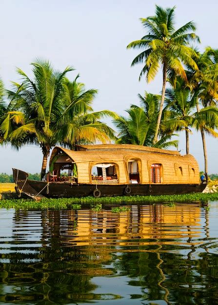 Premium Photo Houseboat On Kerala Backwaters Kerala India