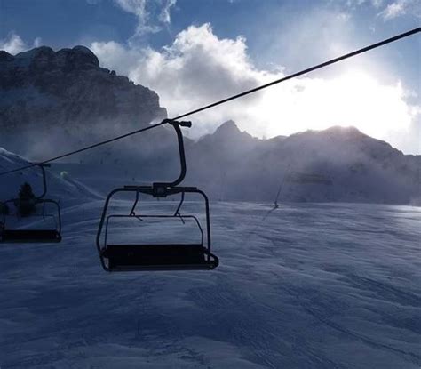 Trombe d'aria e bombe d'acqua in lombardia. Maltempo Lombardia: troppo vento, bloccata la funivia dei Piani di Bobbio