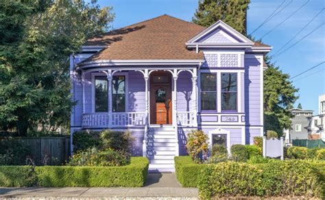 15 Bold Colors To Paint Your Homes Exterior