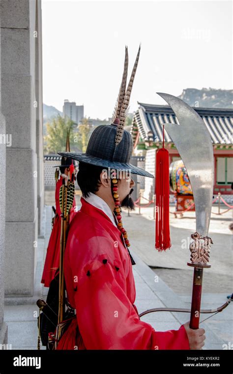 Seoul South Korea October 2012 Six Times Weekly The Royal Guard
