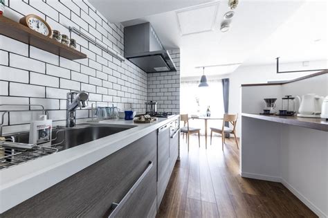 テトロドトキシン (tetrodotoxin, ttx) は化学式c11h17n3o8 で表され、ビブリオ属やシュードモナス属などの一部の真正細菌によって生産されるアルカロイドである。 ぜいたく タイル 貼り 手間 - 画像コレクション