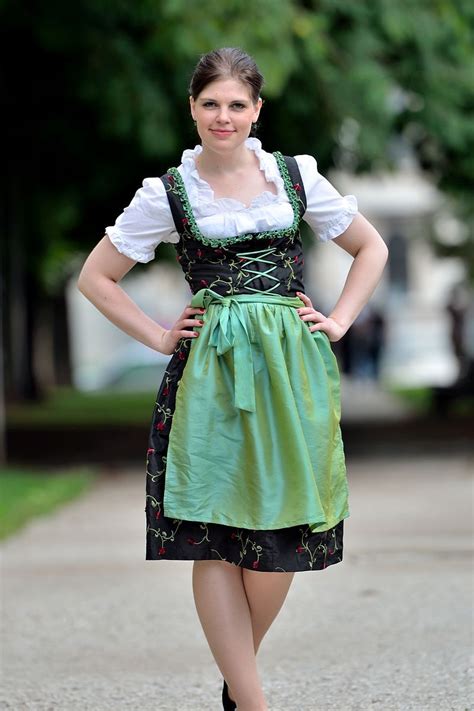 Dirndl Oktoberfest Outfit German Dress Traditional German Clothing
