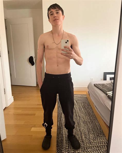 Elliot Page Shows Off Abs In Shirtless Selfie
