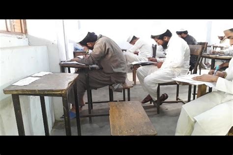 میرٹھ مدرسہ بورڈ میں دن بہ دن کم ہو رہی ہے طلبا و طالبات کی دلچسپی News18 اردو