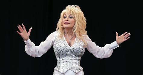 Dolly Parton Jokes That Botox Injections Are Her