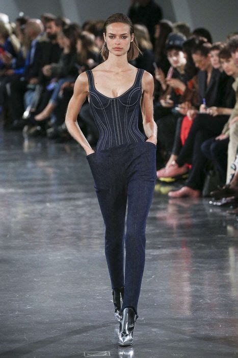 Mugler Printempsété 2018 Paris Womenswear Idées De Mode Fashion