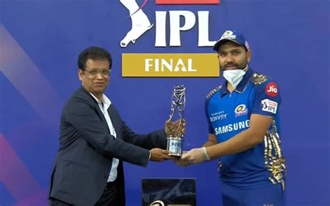 Due to the pandemic, the 2020 league was started very late by which all the players have to suffer from various problems. BCCI asks franchisees to wait till December for IPL 2021 ...