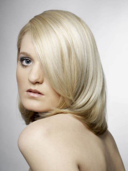 Long And Short Hair Combined In One Hairstyle With A Contrast Of Lengths
