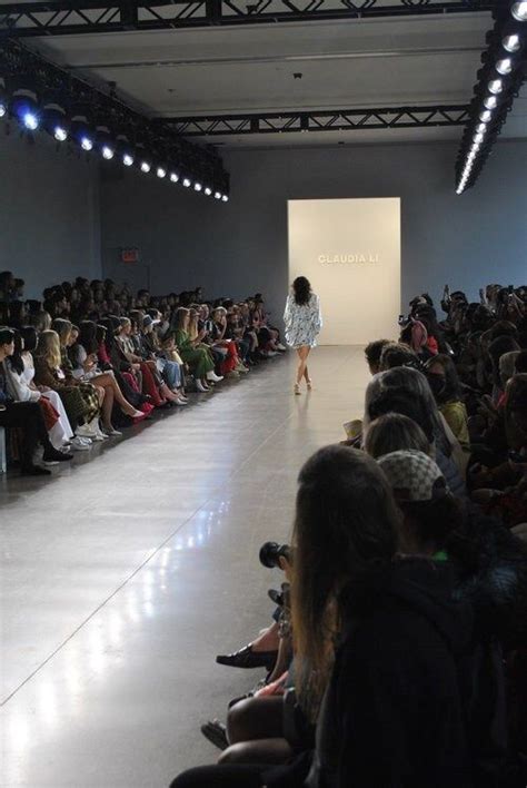 How To Get Invited To Nyfw As A Blogger Fashion Dream Job Model