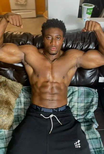 SHIRTLESS MALE BEEFCAKE Muscular Black African American Stud Man PHOTO