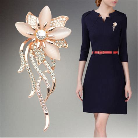 Crystal Vintage Flower Brooches For Women Floral Brooch Pin Fashion